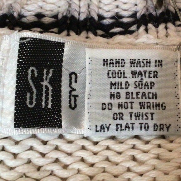 SK & Company - Vintage Black & White Checked Pullover Sweater with Pink & Green - Picture 5 of 5